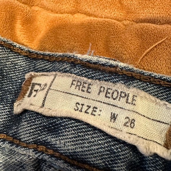 Free People size 26 Jean shorts - Picture 3 of 3